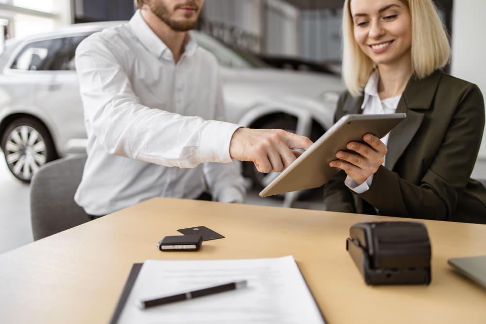 Unlocking Local Secrets: Exploring Hidden Gems by Car